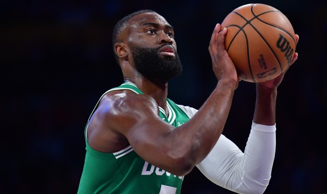 记者：奎塔的缺席让绿军没了守错防的资本 布朗整体进攻不够高效